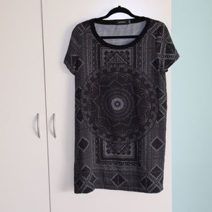 Medium black MINKPINK tribal pattern t-shirt dress